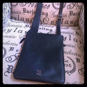 Radley London: Pocket Bag Zip-TopLeather Crossbody